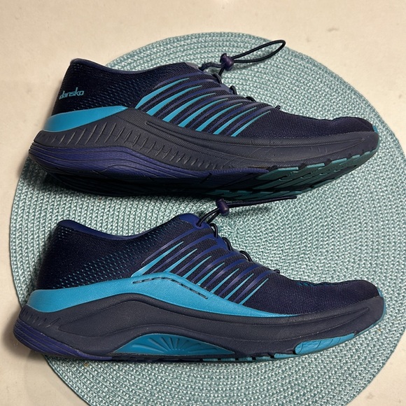 Dansko Penni - Indigo Mesh Sneaker - Size 40, EUC - Picture 12 of 16